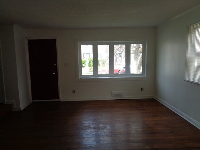 Photo - 5907 Yorkwood Rd