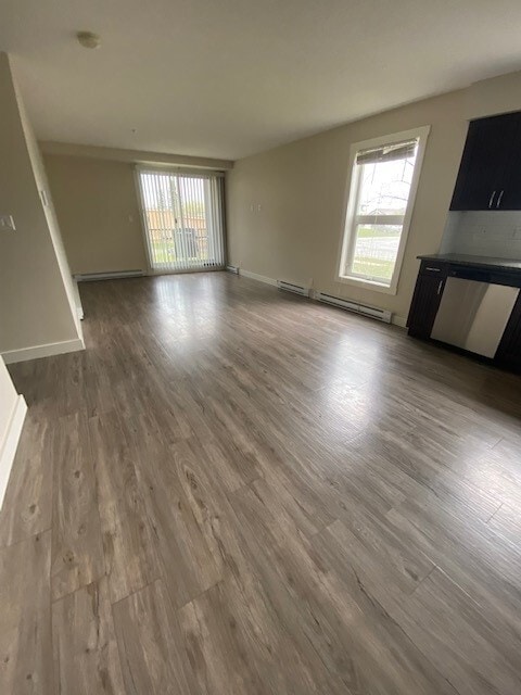 Photo - 11004-11102 102 Ave