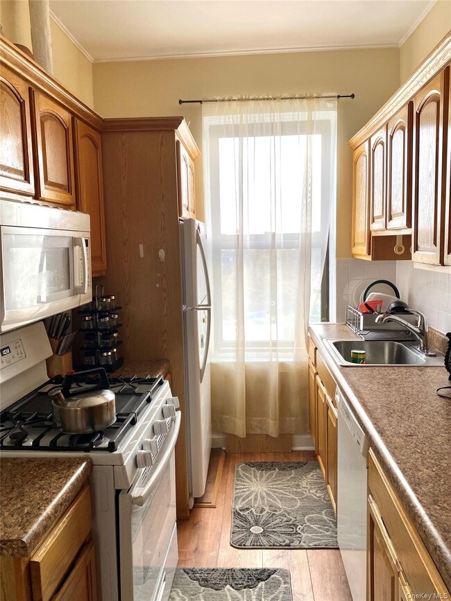 Photo - 36 Echo Ave Unidad 4C