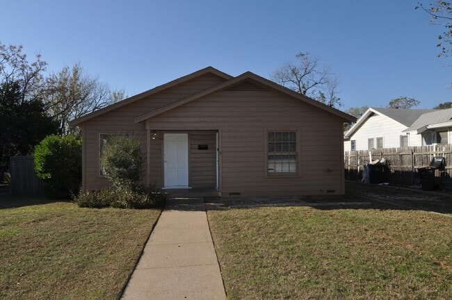 Building Photo - COMING SOON! 2808-2810 Halbert Street Unit 2810