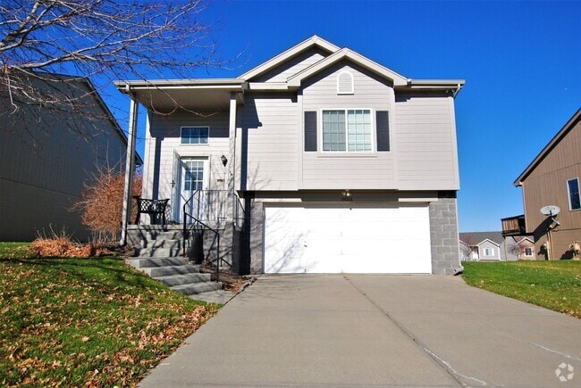 Building Photo - 3 bedroom / 2 Bath in Millard! Rental
