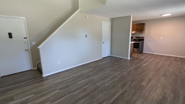 Photo - MN Cedar Village (809) Unit Apt C (Loft)
