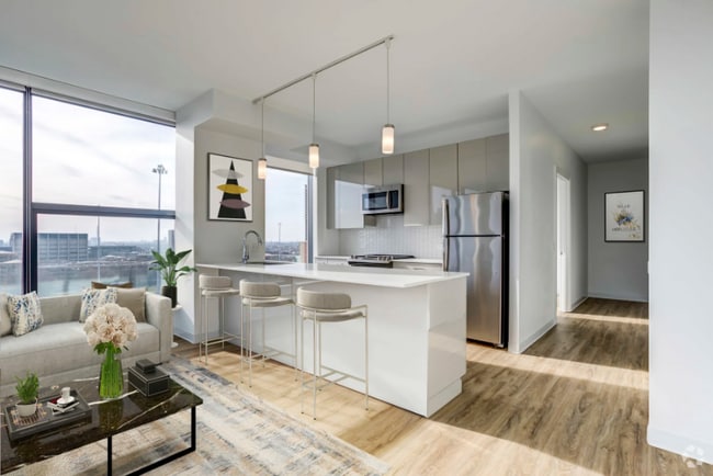 Building Photo - 812 W Van Buren St Rental