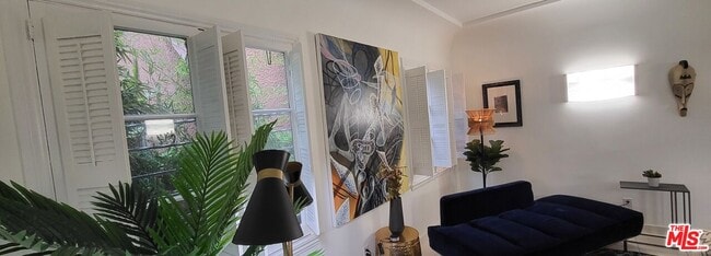 Photo - 137 N Sycamore Ave Unidad 2