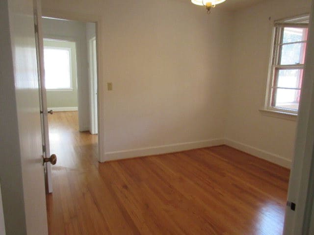 524 W Calhoun St
