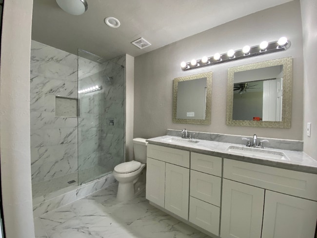 Building Photo - 2617 Charter Oak Dr Rental