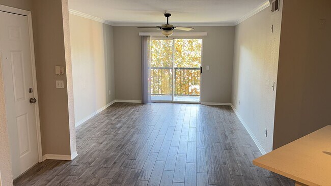 Photo - Beautiful 1 bedroom condo for rent in Lake...