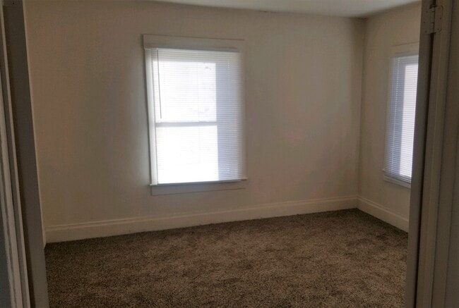 2 Bedroom/1 Bathroom Near Hays Park - 2 Bedroom/1 Bathroom Near Hays Park House