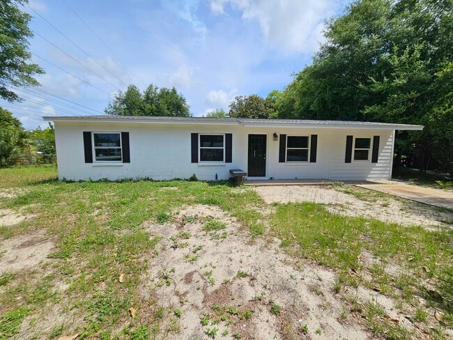 Photo - 200 Spencer Dr House