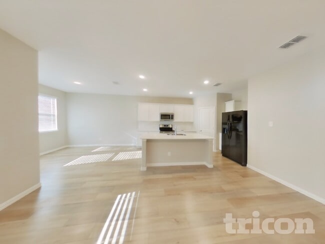 Photo - 440 Walpole Ct