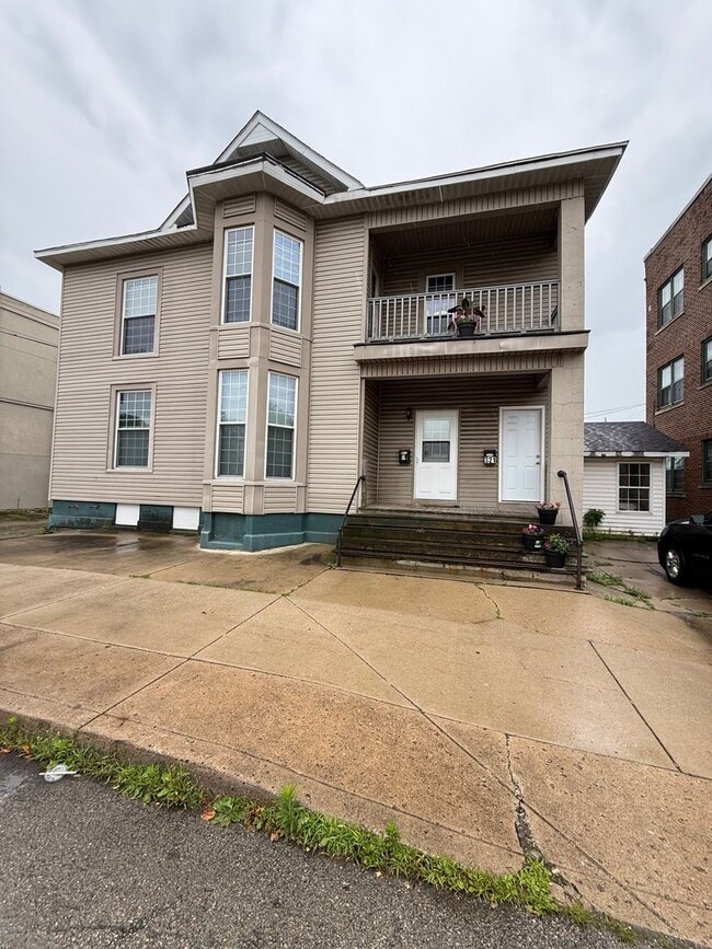 Photo - Downstairs 2 bedroom 1 bath $775 a month Unit 1