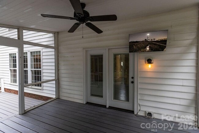 Photo - 6337 Elderslie Dr