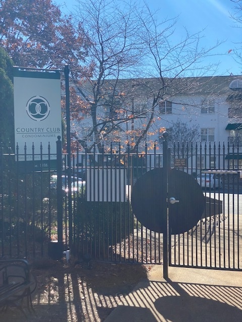 Photo - 1700 N Elm St Unidad K4