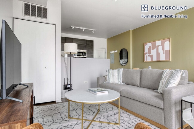 Photo - 30 E Roosevelt Rd Unidad FL6-ID806