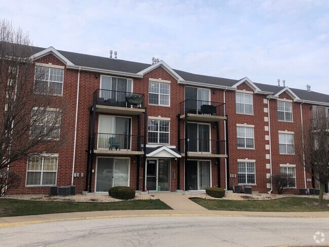 Building Photo - 9800 Liberty Cir Unit 3E Rental