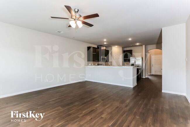 Photo - 7215 Victorville Dr
