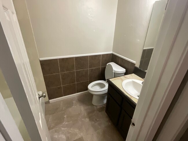 Photo - 107 Coulee Dr Unit D