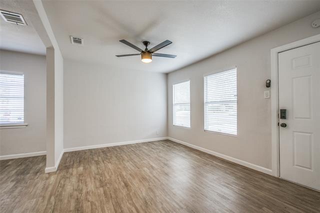 Photo - 637 N 4th St