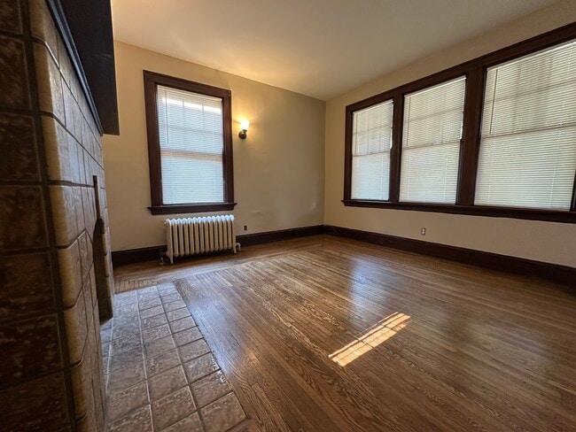 bed 1 - 403 Probasco St