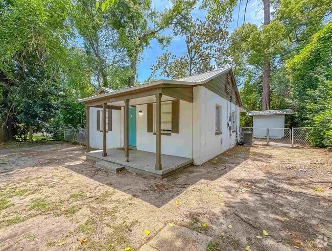Building Photo - 2016 Holmes St Rental