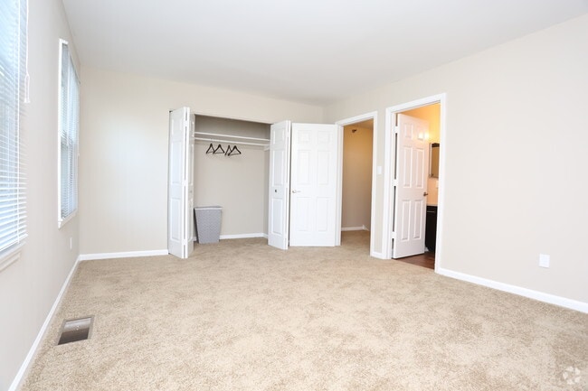 Two bedroom townhome | Louisville Apartments | Crescent Centre Apartments