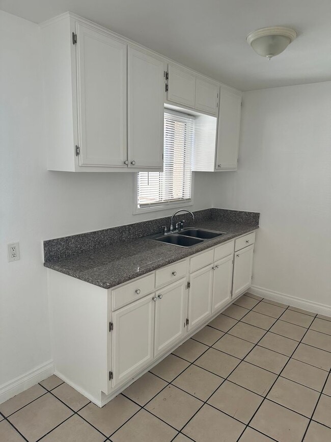 Photo - 6808-6812 Main Street Unidad 6810 1/2