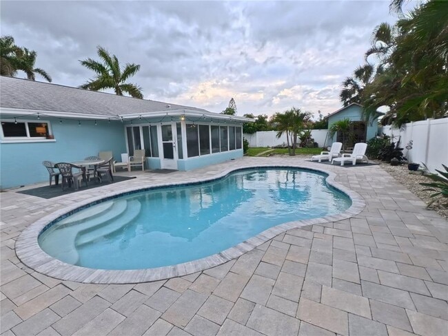 Photo - 6107 9th Ave W