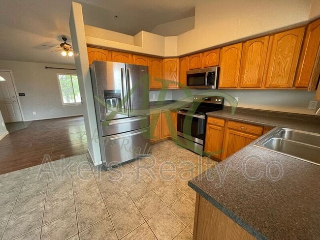 965 N Cimarron Dr