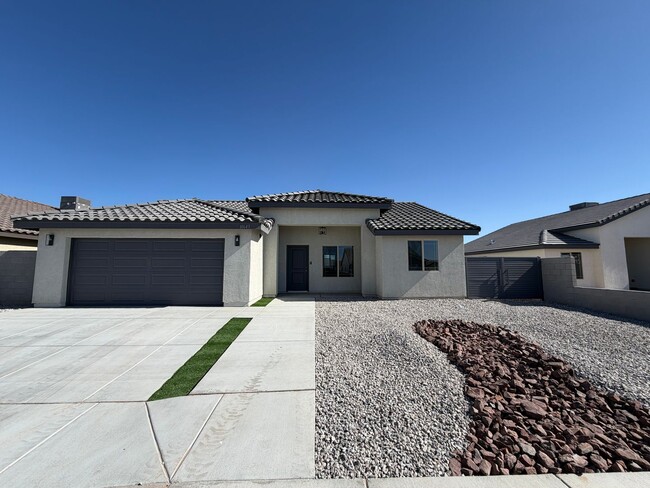 Building Photo - BRAND NEW 3 BEDROOM HOME!