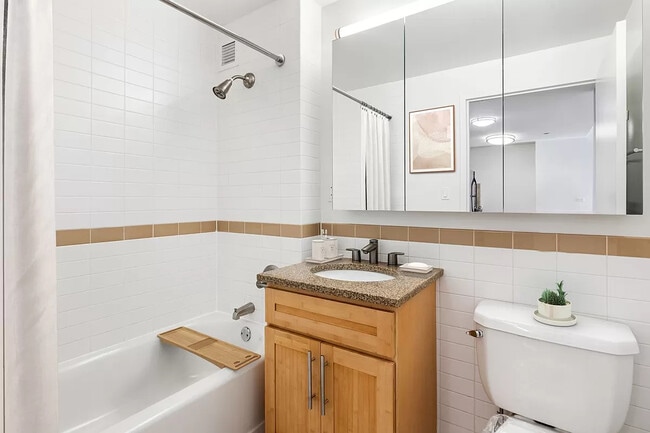 Photo - 224 E 32nd St