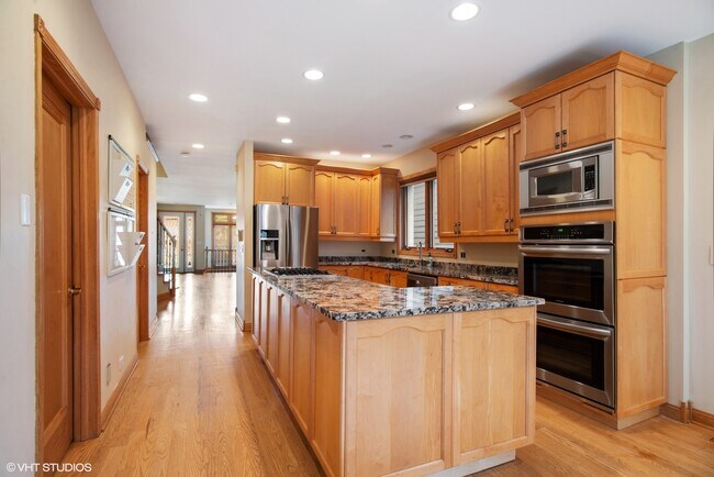 Photo - 1631 W Wolfram St