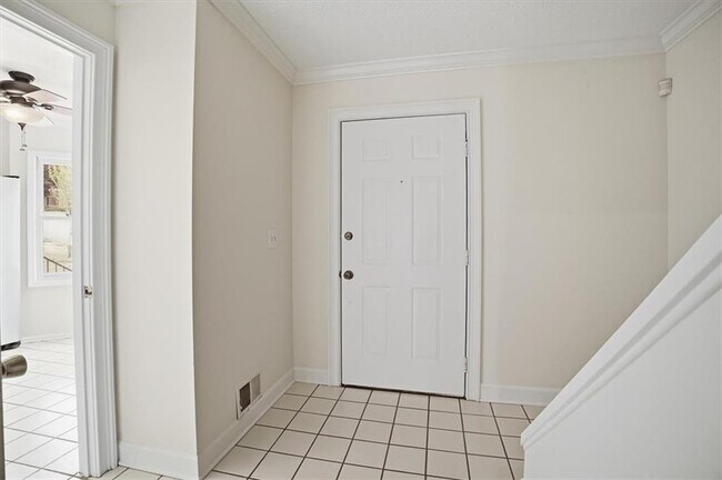 Photo - 2600 Holcomb Springs Dr