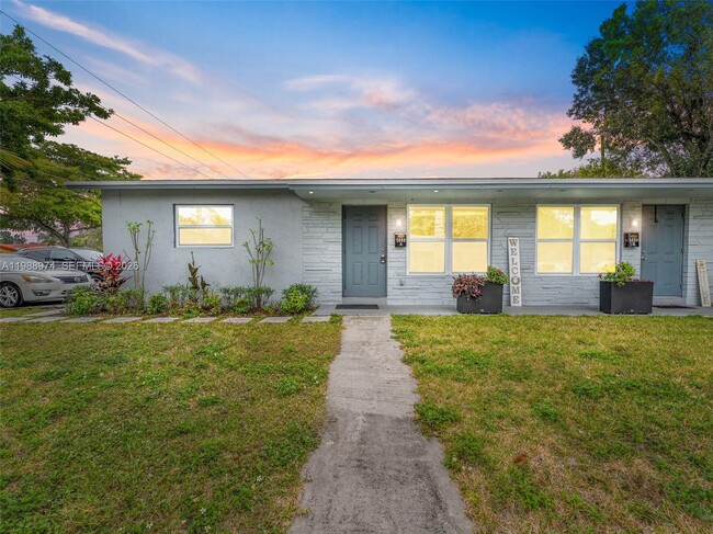 Building Photo - 5880 NW 19th St Unit A