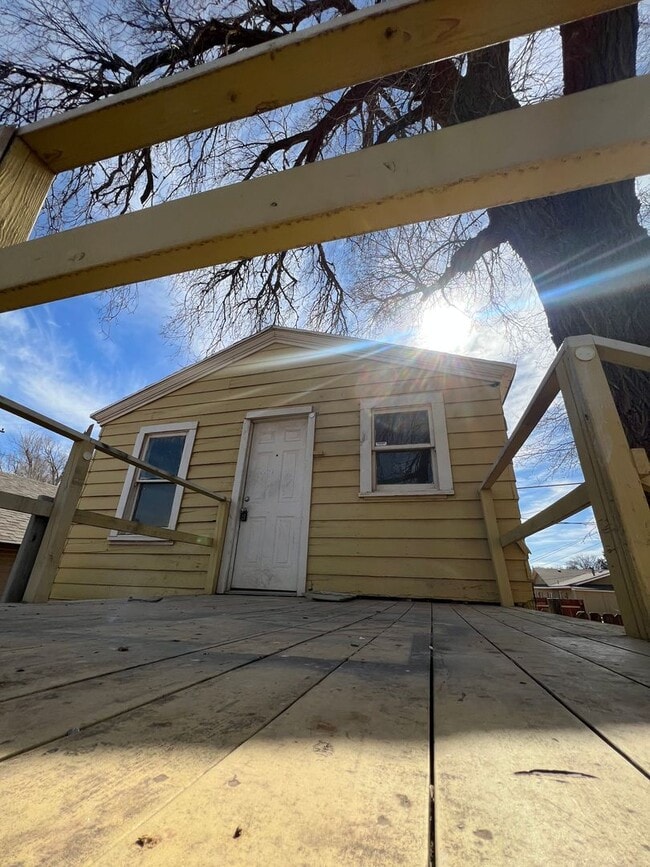 Building Photo - 2321 15th St Unit C