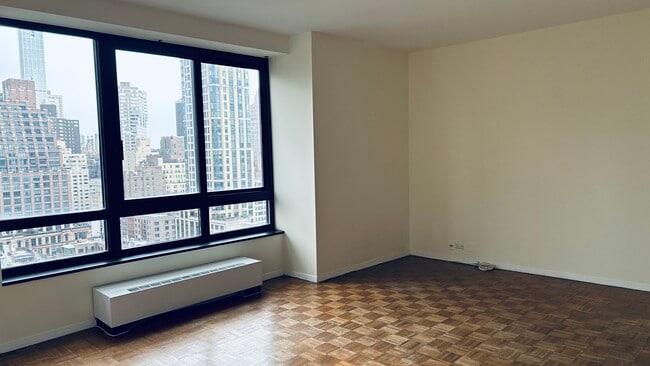 Building Photo - 100 Unit 21F