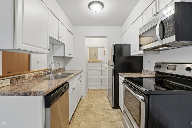 Photo - 627 S Virginia Rd Unit 112