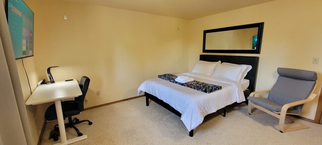 Photo - 19925 Wallingford Ave N