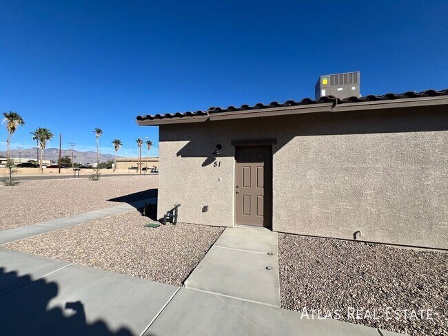 Photo - 51 W Lester St