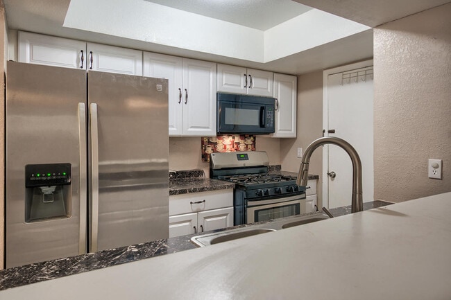 Photo - 3232 Slocum St