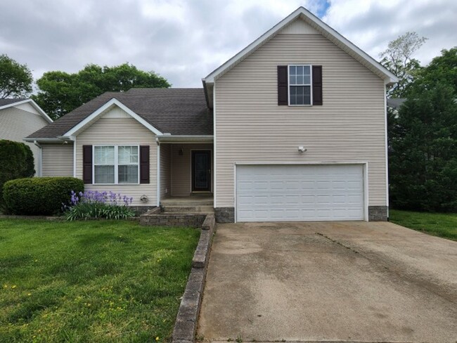 $1850 3 Beds 2.5 Bath + Bonus Room & Storm... - $1850 3 Beds 2.5 Bath + Bonus Room & Storm... Casa
