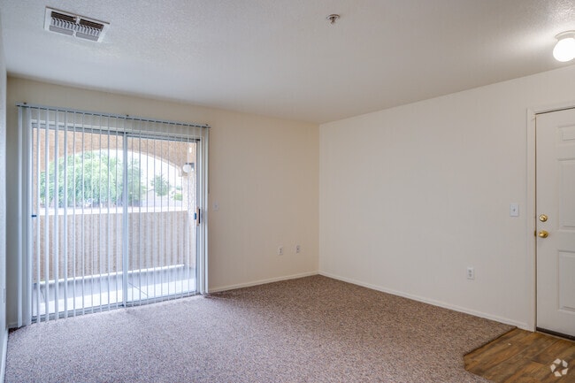 2BR, 2BA - 960SF - Villa Nueva