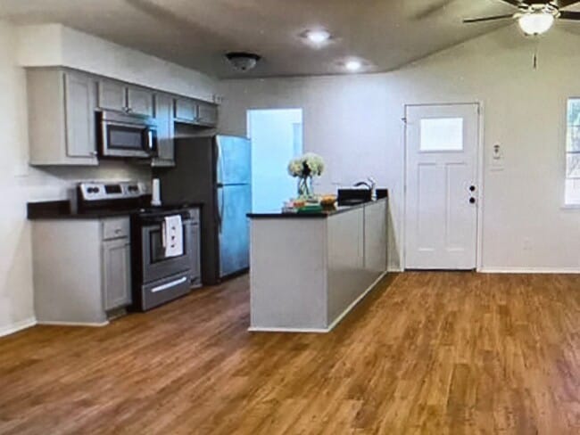 Photo - LIVINGSTON2709-11 Unidad 2709