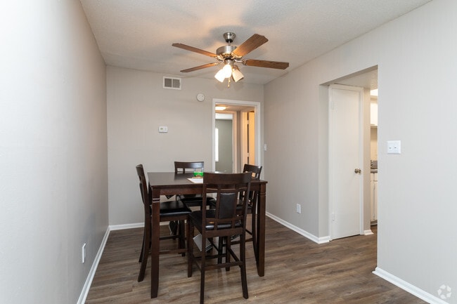 1HAB, 1BA - 815 ft² - Westside Commons