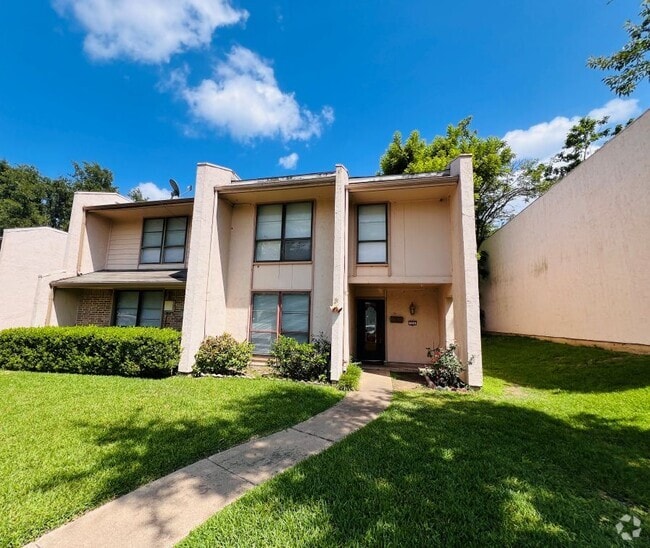 Building Photo - 324 Arborview Dr Rental