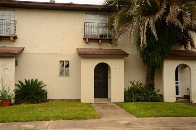 Building Photo - 2 BEDROOM 2.5 BATH TOWNHOME IN HUMBLE