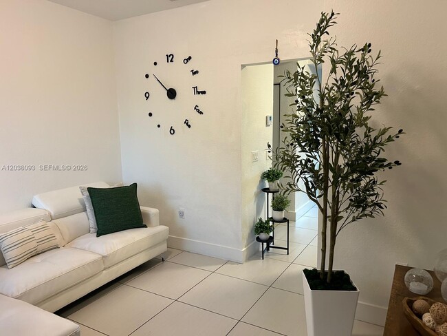 Photo - 106 SE 9th Ct Unidad 201
