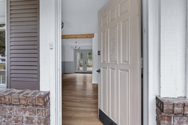 115 Lucian Cir