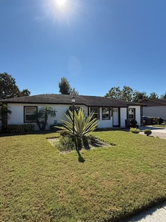 Building Photo - Beautiful 3BR 2BA Home w/ Fenced Yard in Tampa