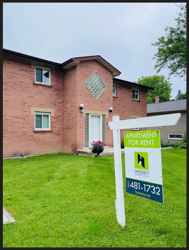 Building Photo - 104 Codrington St