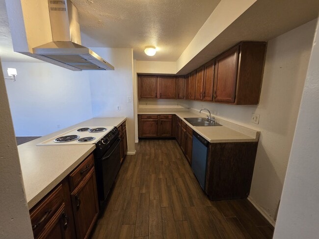 Photo - 22735 Millgate Dr